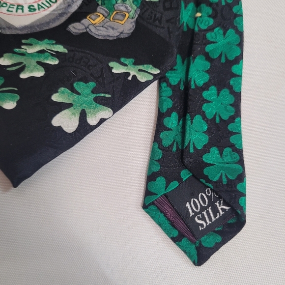 Tabasco Hot Sauce 100% Silk Black St. Patrick's Day Leprechaun Tie - Picture 2 of 9